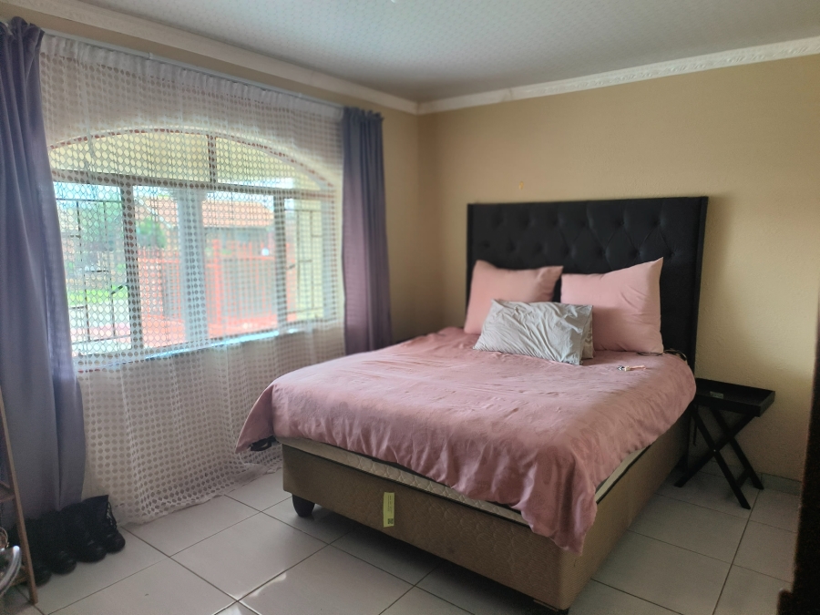 2 Bedroom Property for Sale in Ikageng North West